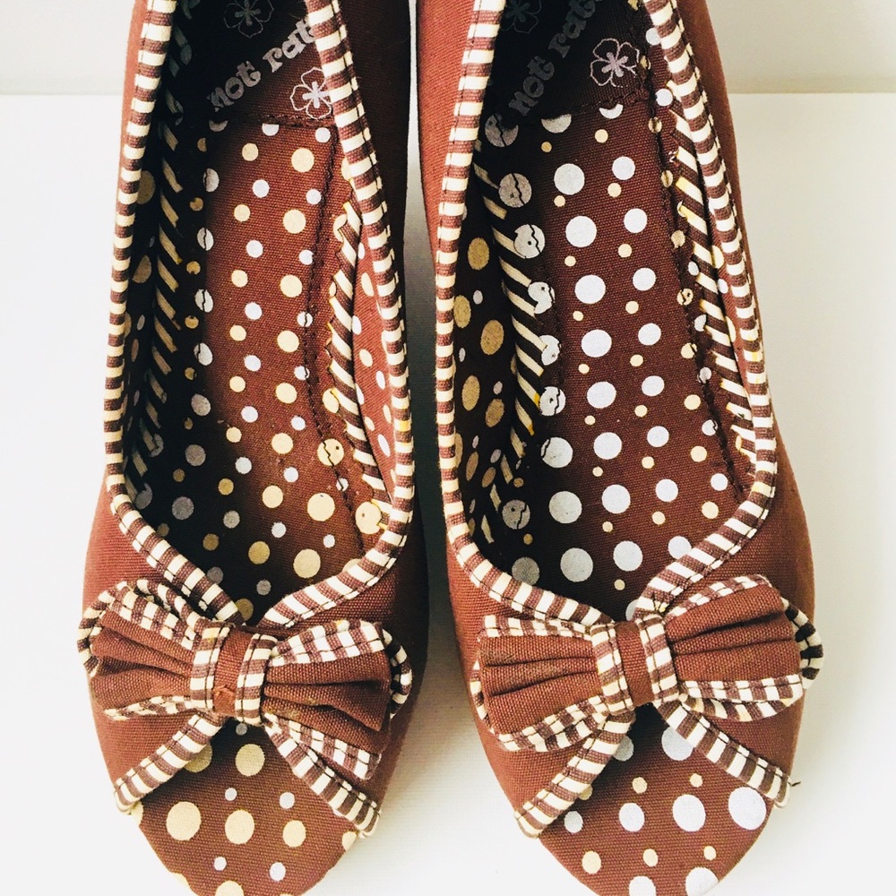 NWT Not Rated “Bow Down” platform wedge